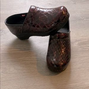 Sanita clogs